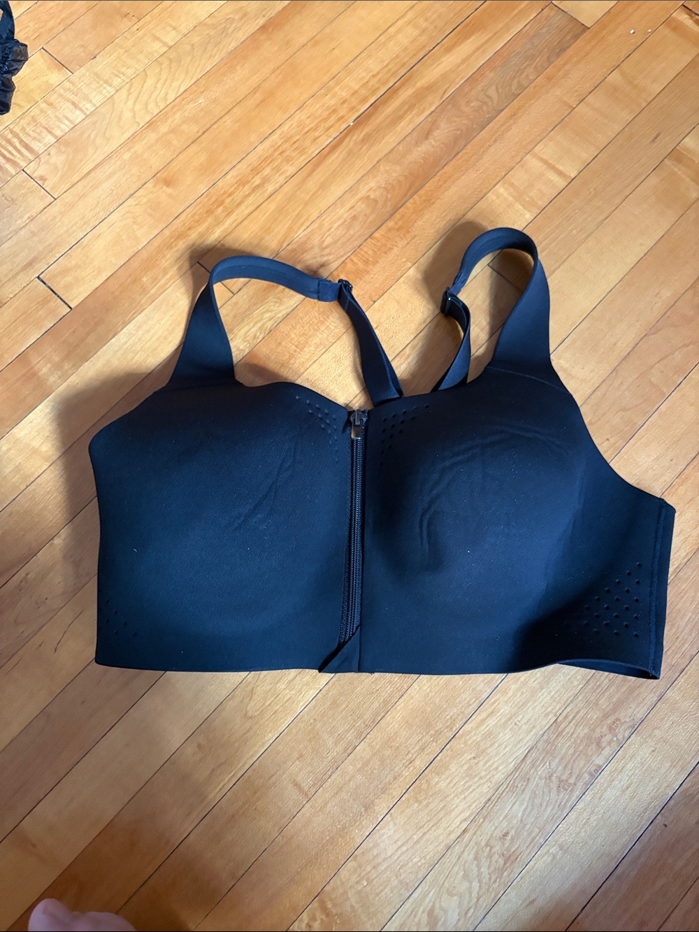 VSX Seamless Front-Zip Support Bra - Black